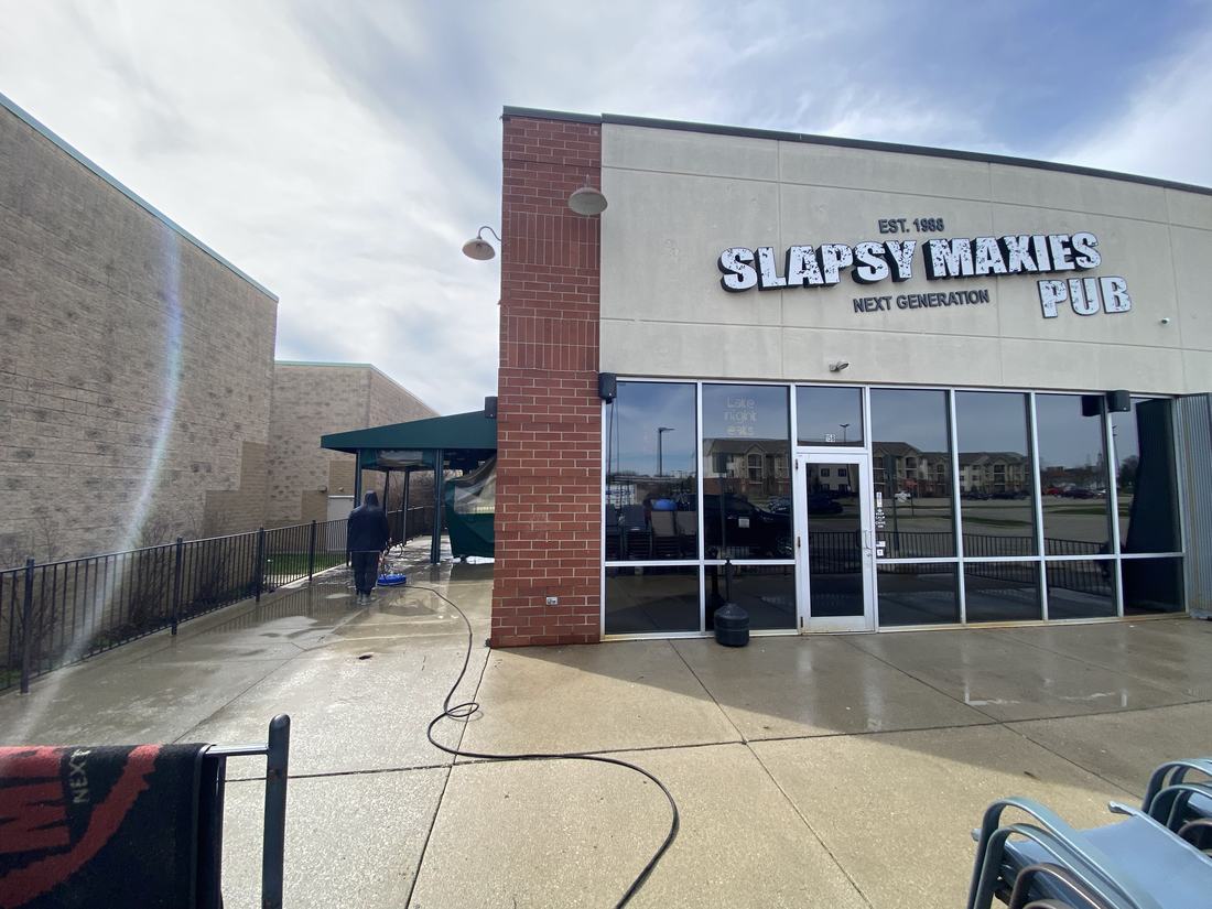 Pub frontage and sidewalk cleaned by Mullet Power Wash in Central Ohio