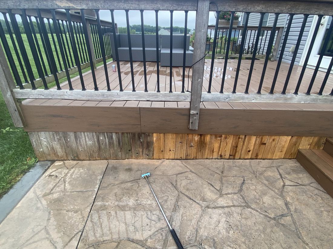 Deck skirting and railings before washing