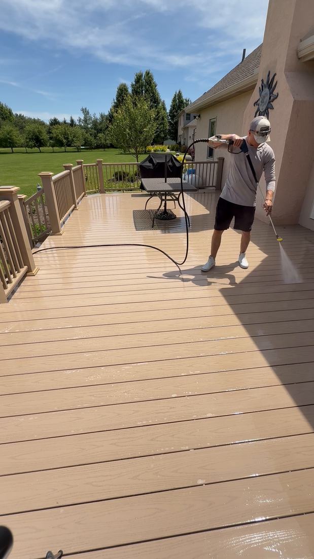 Mullet Power Wash washing a back deck in Central Ohio