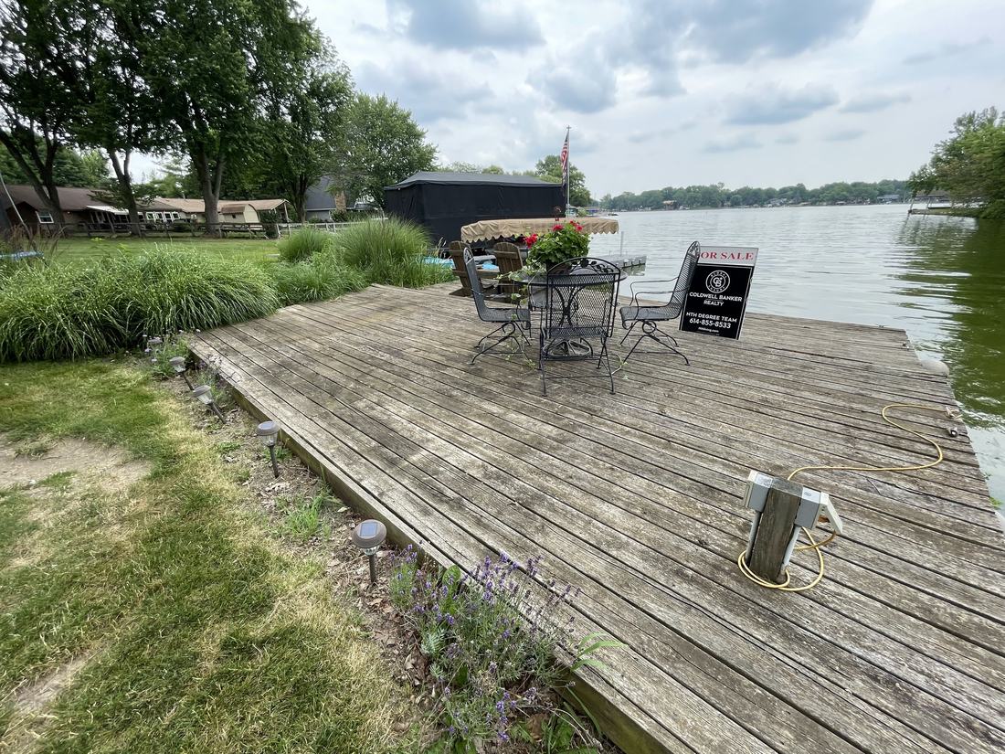 Lakeside deck, cleaned for a sale before washing